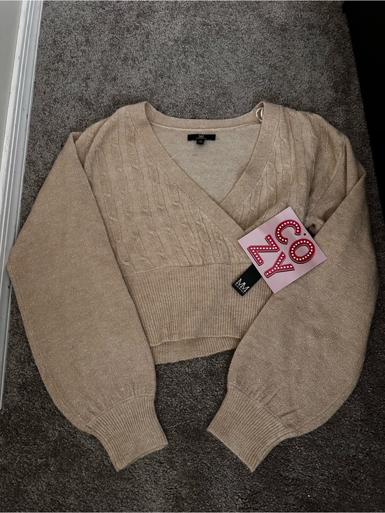 My Michelle Sweaters - My Michelle Beige V-Neck Cable Sweater Size Medium 0482
